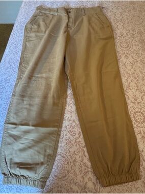 GAP Women's Tan Chino Jogger Pants